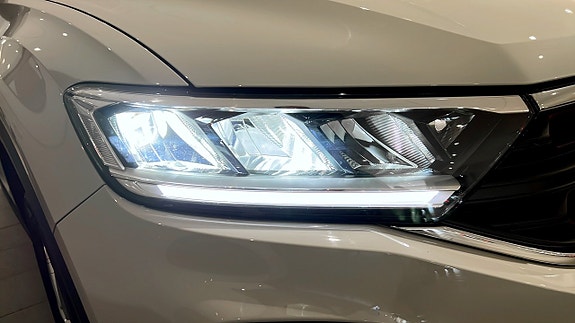 Volkswagen T-Roc 14 of 18