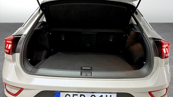 Volkswagen T-Roc 12 of 18