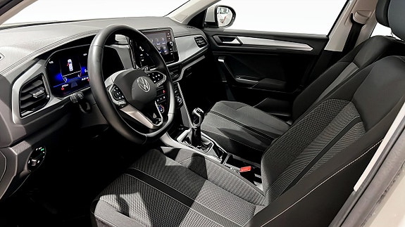 Volkswagen T-Roc 7 of 18