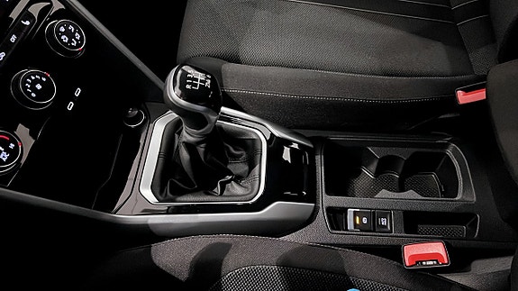 Volkswagen T-Roc 15 of 18