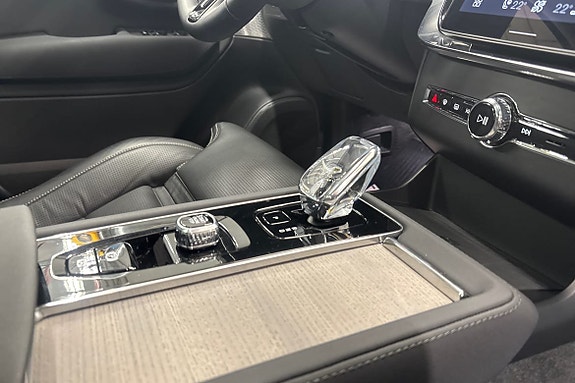 Volvo XC90 15 of 23