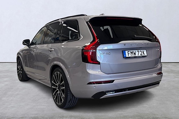 Volvo XC90 4 of 5