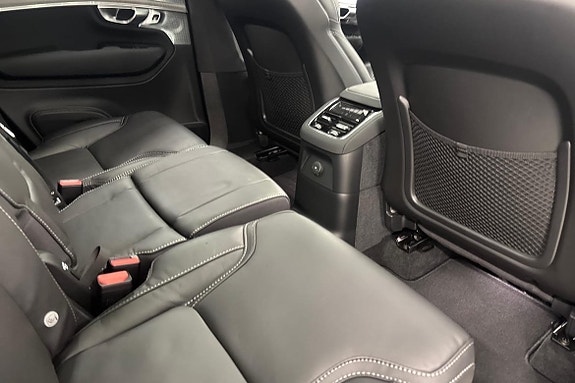 Volvo XC90 11 of 23