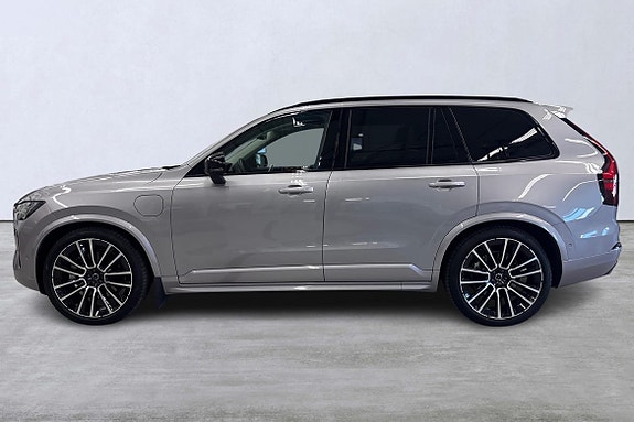 Volvo XC90 2 of 5