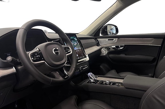 Volvo XC90 8 of 23