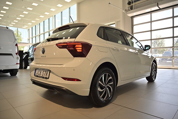 Volkswagen Polo 10 of 26