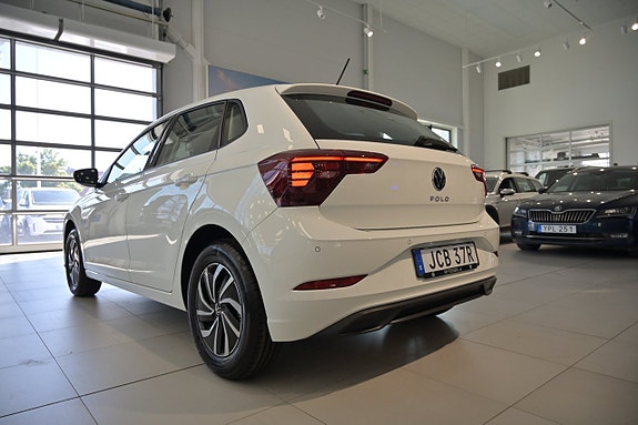 Volkswagen Polo 8 of 26