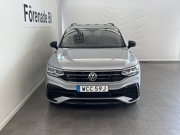 Volkswagen Tiguan 2 of 5