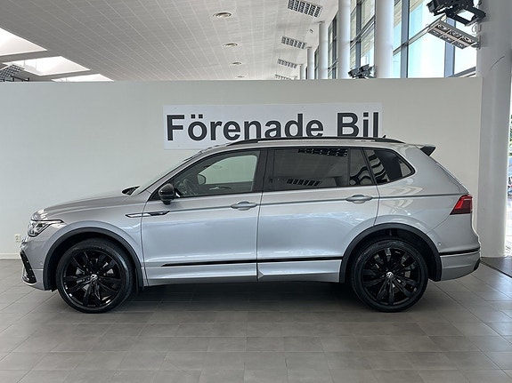 Volkswagen Tiguan 3 of 5