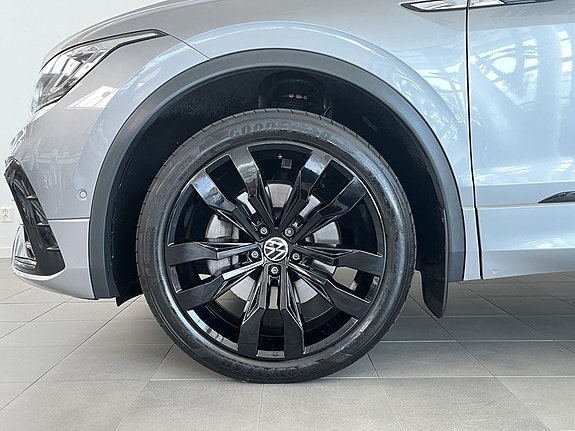 Volkswagen Tiguan 4 of 5