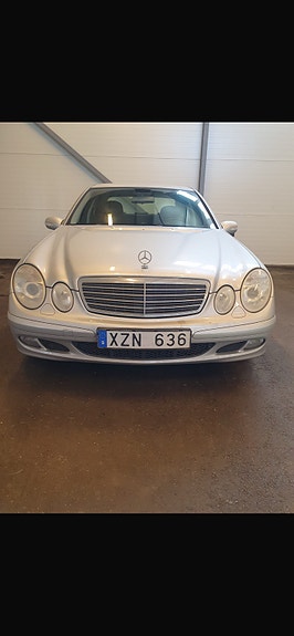 Mercedes-Benz E200