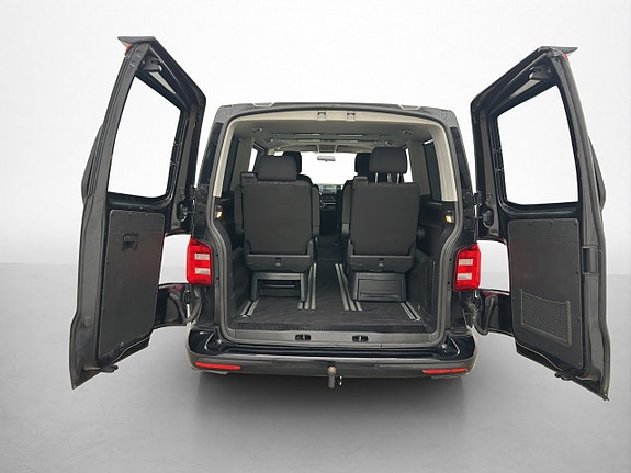 Volkswagen Multivan 15 of 30