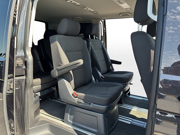Volkswagen Multivan 29 of 30