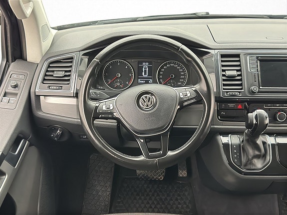 Volkswagen Multivan 19 of 30