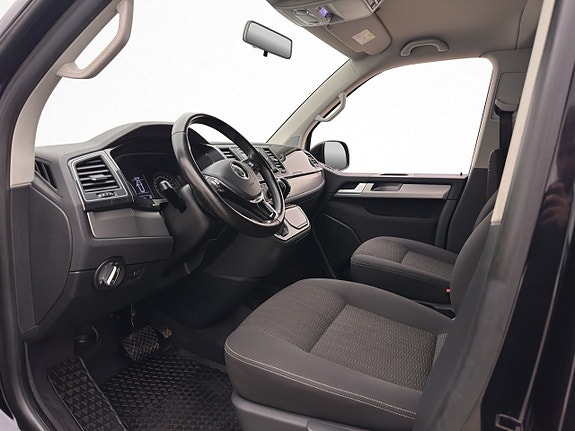 Volkswagen Multivan 16 of 30