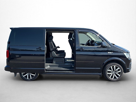Volkswagen Multivan 13 of 30