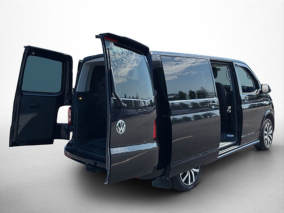 Volkswagen Multivan 12 of 30