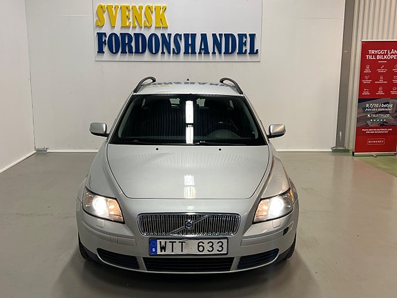 Volvo V50 3 of 5