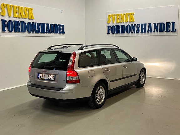 Volvo V50 4 of 5