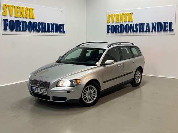 Volvo V50 2 of 5