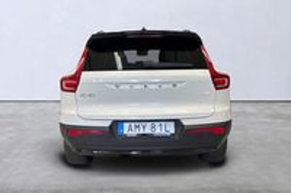 Volvo XC40 5 of 5