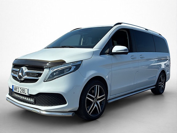 Mercedes-Benz V300 d 3 of 30