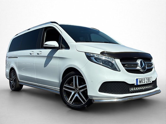 Mercedes-Benz V300 d 3 of 30
