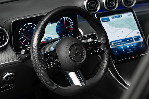 Mercedes-Benz GLC300 e 12 of 16