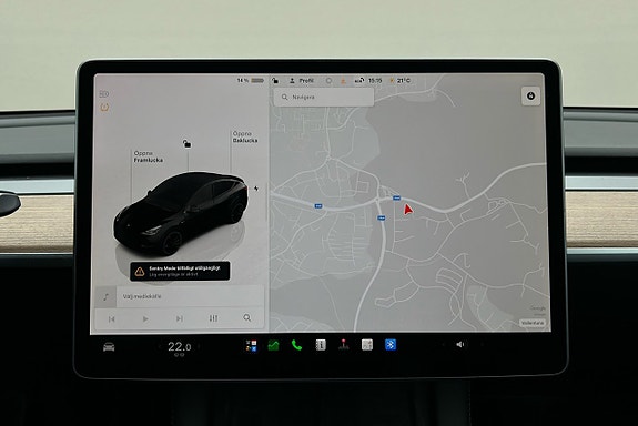 Tesla Model Y 7 of 26