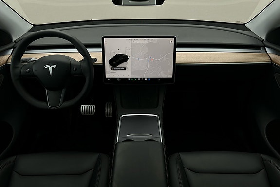 Tesla Model Y 6 of 26