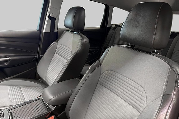 Ford Kuga 7 of 15