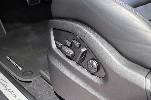 Porsche Cayenne S 10 of 20