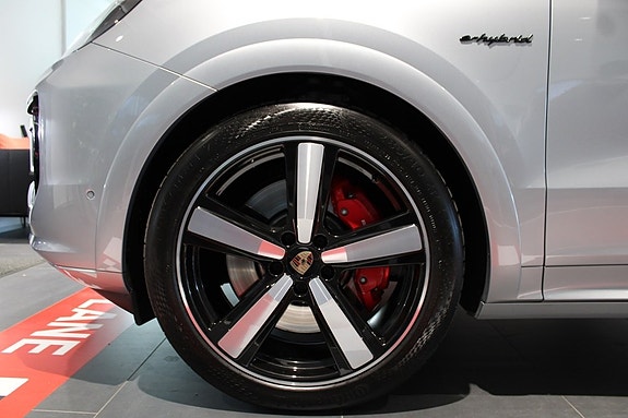 Porsche Cayenne S 6 of 20
