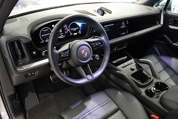 Porsche Cayenne S 9 of 20