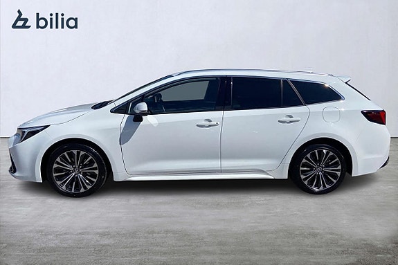 Toyota Corolla 4 of 5
