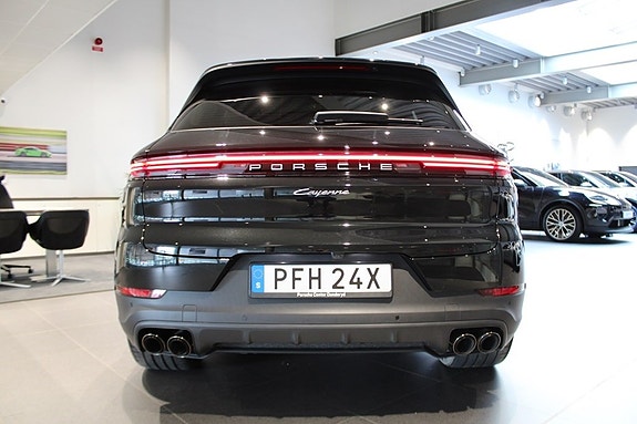 Porsche Cayenne 7 of 20