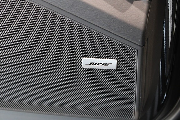 Porsche Cayenne 17 of 20