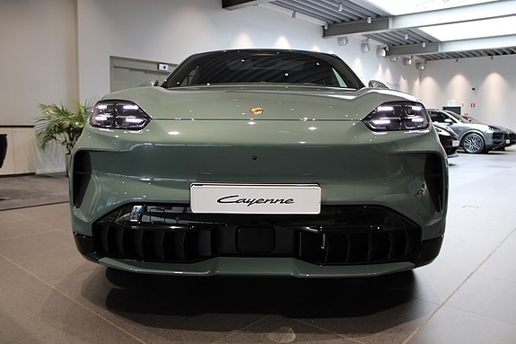 Porsche Cayenne Coupe 7 of 18