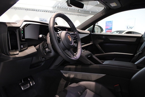 Porsche Cayenne Coupe 3 of 18