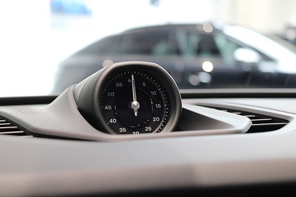Porsche Cayenne Coupe 14 of 18