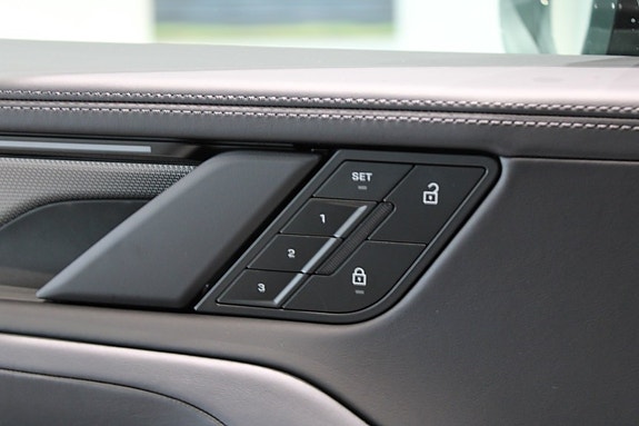 Porsche Cayenne Coupe 12 of 18