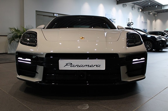 Porsche Panamera 4S 7 of 7