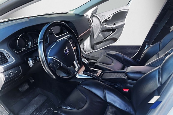 Volvo V40 Cross Country 5 of 8