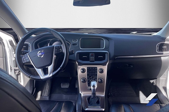 Volvo V40 Cross Country 7 of 8