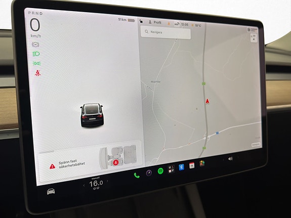 Tesla Model Y 16 of 30