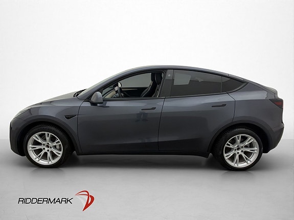 Tesla Model Y 8 of 30
