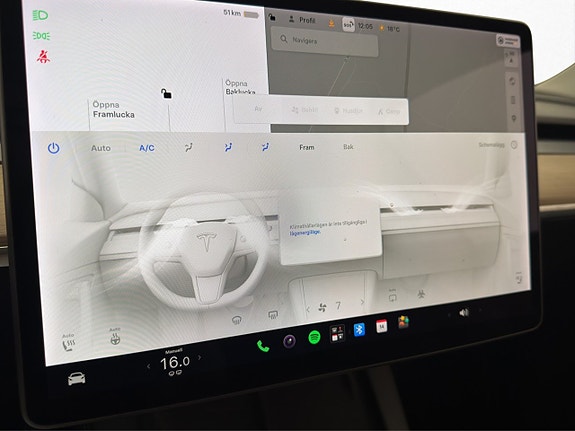 Tesla Model Y 18 of 30