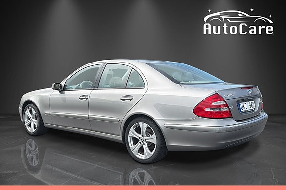 Mercedes-Benz E200 3 of 6