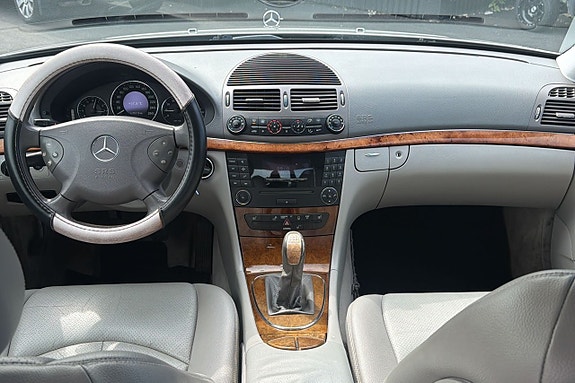 Mercedes-Benz E200 6 of 6