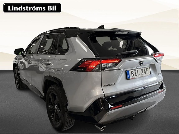 Toyota RAV4 4 of 5
